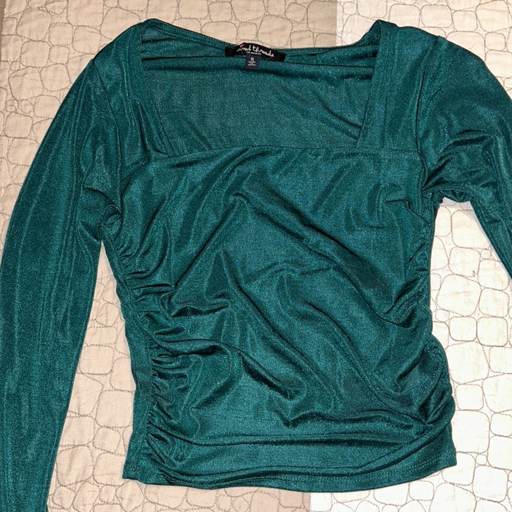 Green top - Picture 2 of 2